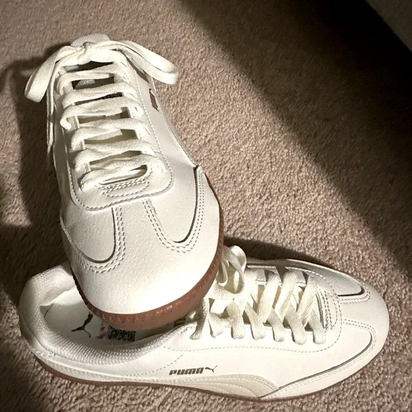 Women’s 5v5 AOS Puma sneakers - Picture 1 of 9